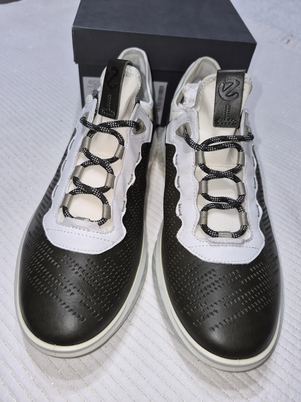 Ecco Men's Olive Green and White Perforated Lace-Up Sneakers